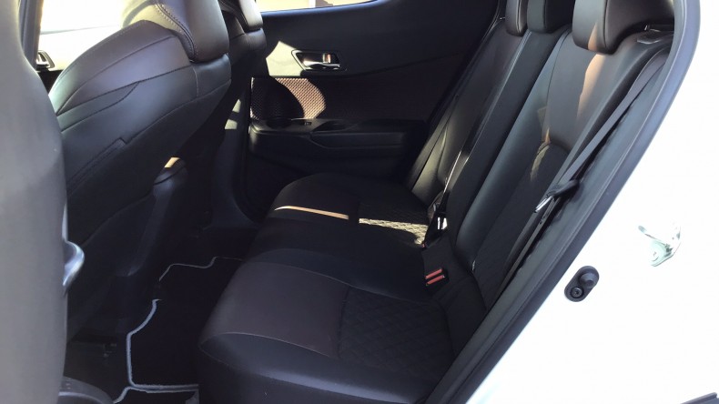 内装後方シート