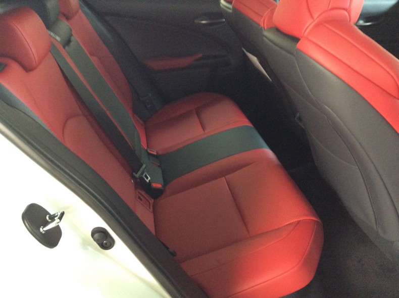 内装後方シート