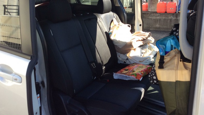 内装後方シート