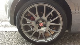 タイヤホイール前