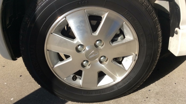 タイヤホイール前