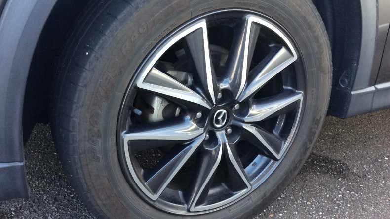 タイヤホイール前