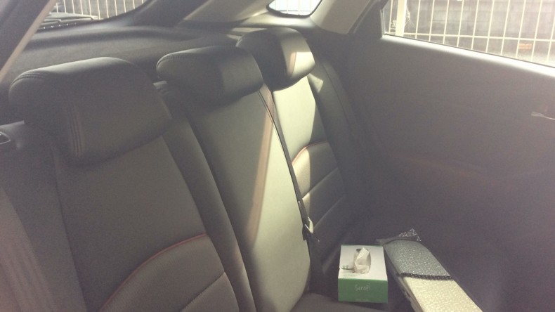 内装後方シート