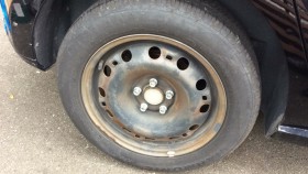 タイヤホイール前