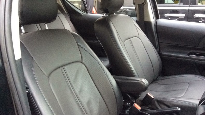 内装前方シート