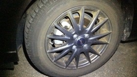 タイヤホイール前