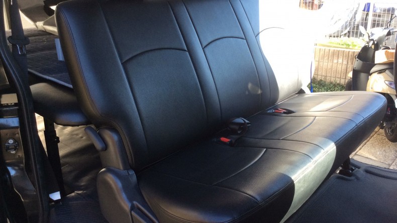 内装後方シート