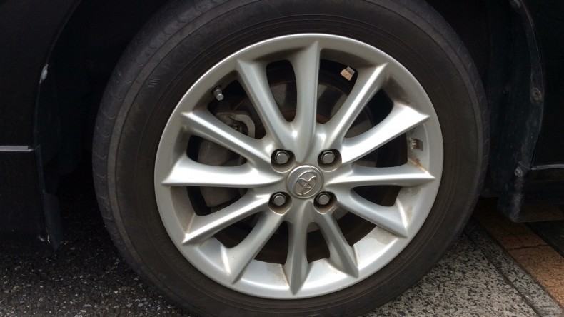 タイヤホイール前