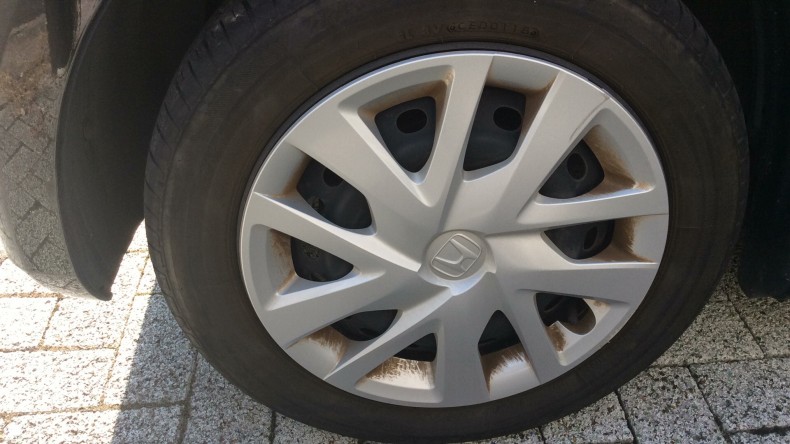 タイヤホイール前