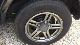 タイヤホイール前