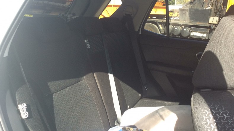 内装後方シート