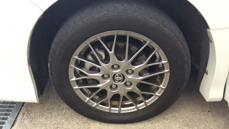 タイヤホイール前