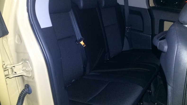 内装後方シート