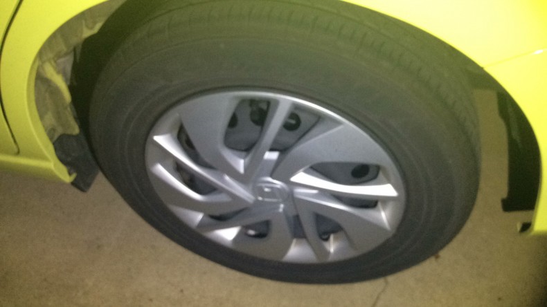 タイヤホイール前