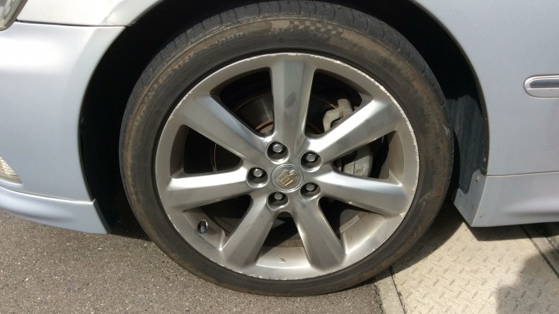 タイヤホイール前