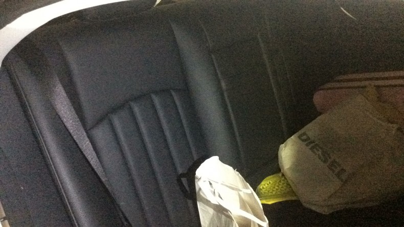 内装後方シート