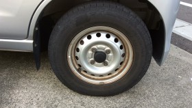 タイヤホイール前