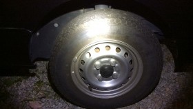 タイヤホイール前