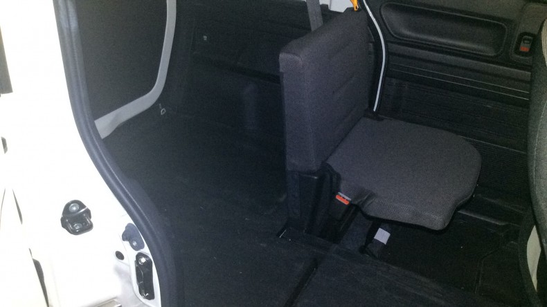 内装後方シート