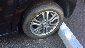 タイヤホイール前