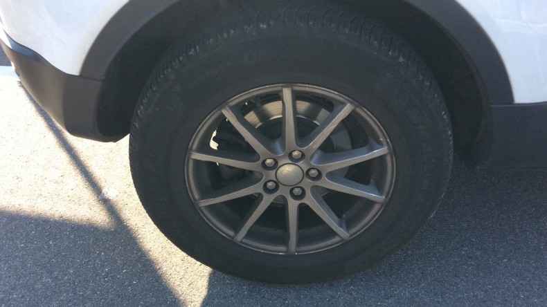 タイヤホイール前