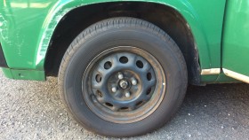 タイヤホイール前