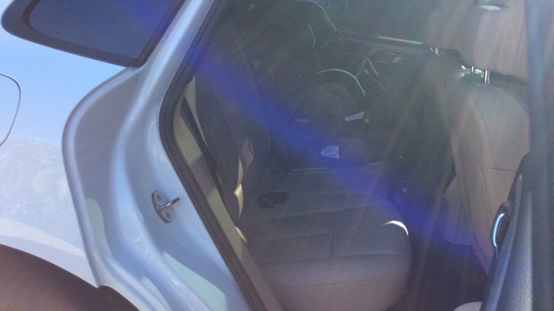 内装後方シート