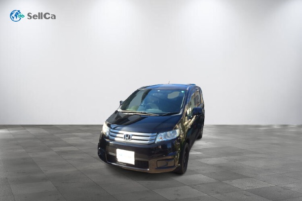 ホンダ　フリードスパイクの車種サムネイル画像