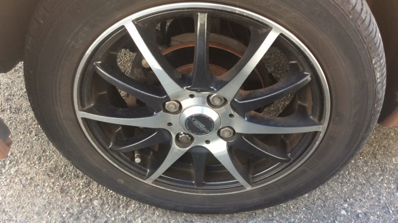 タイヤホイール前