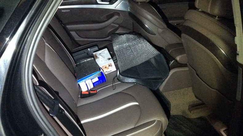 内装後方シート