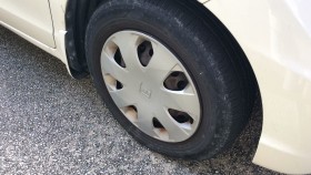 タイヤホイール前