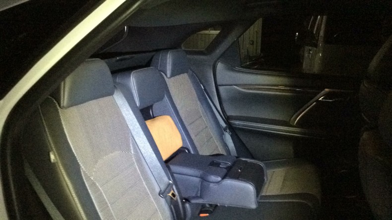 内装後方シート