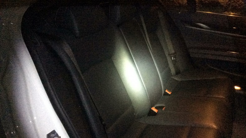 内装後方シート