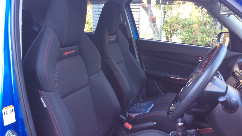 内装前方シート