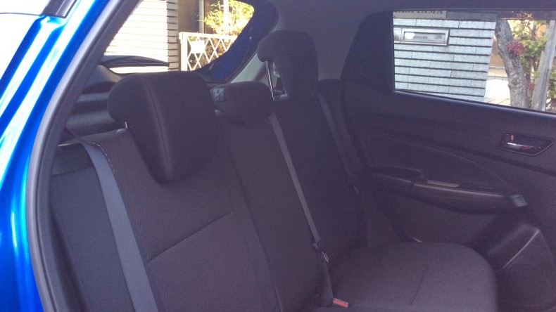 内装後方シート