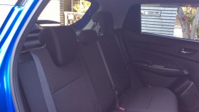 内装後方シート