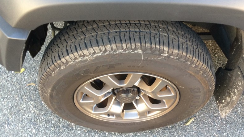 タイヤホイール前