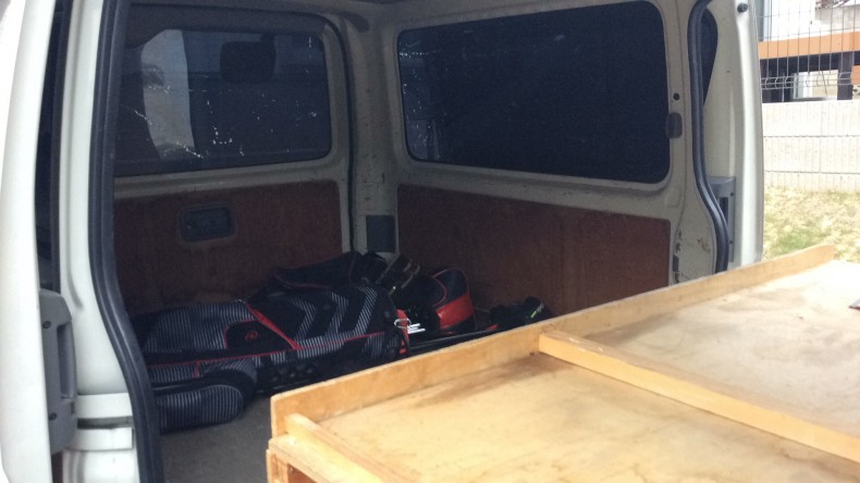 内装後方シート