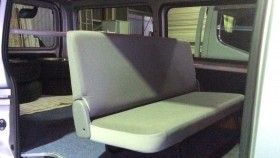 内装後方シート