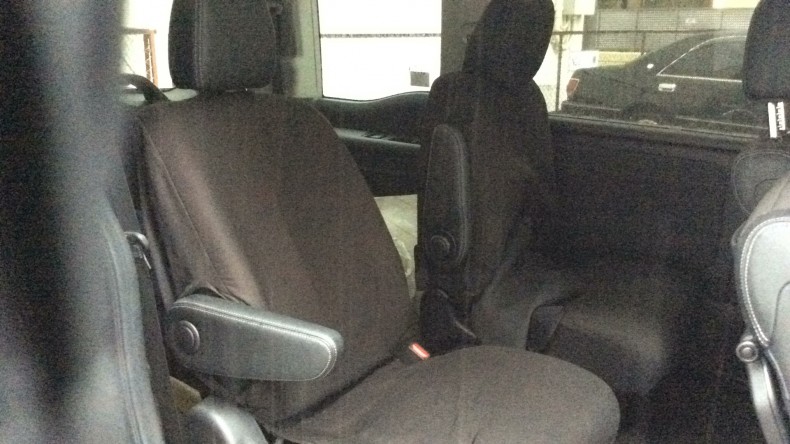 内装後方シート