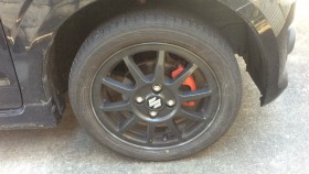 タイヤホイール前