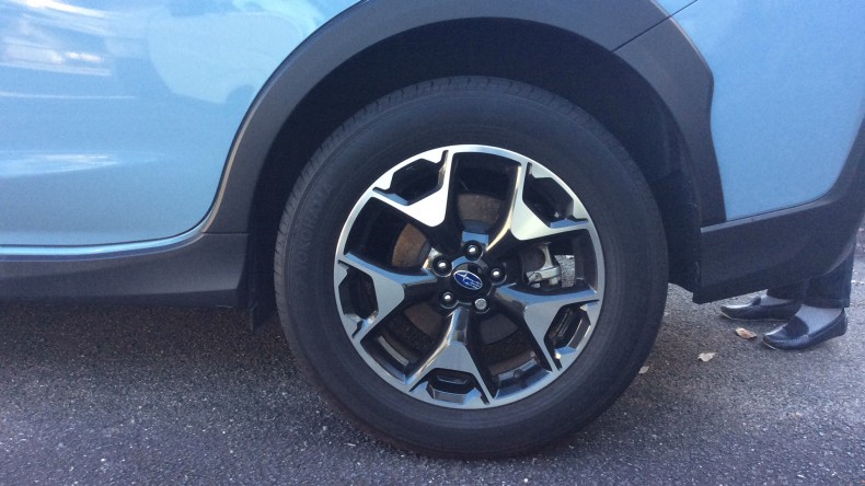 タイヤホイール前