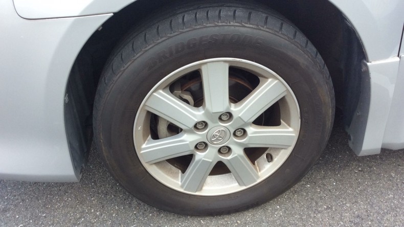 タイヤホイール前