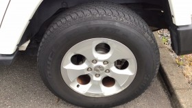 タイヤホイール前