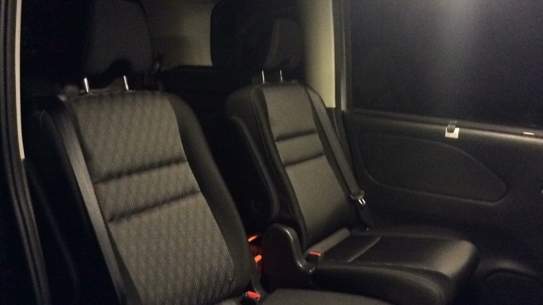 内装後方シート