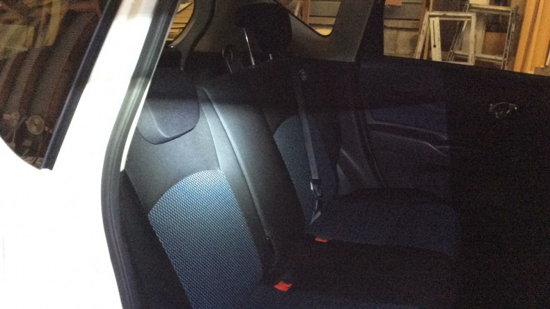 内装後方シート