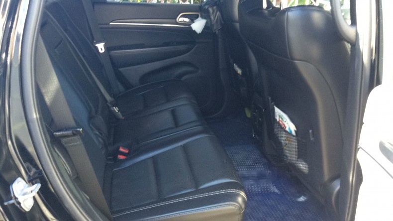 内装後方シート