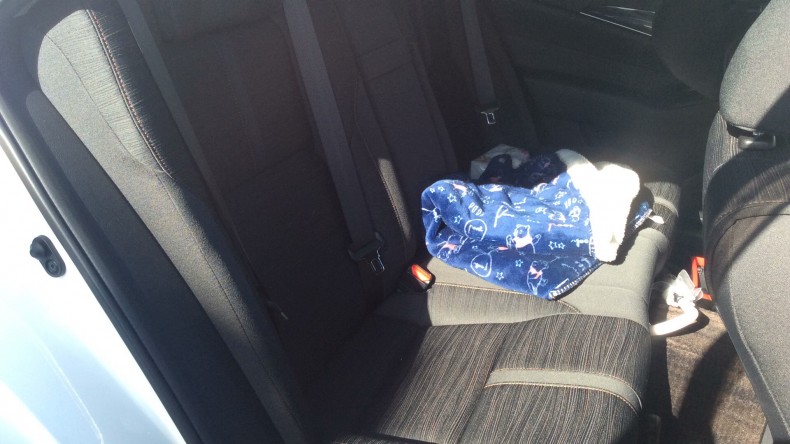 内装後方シート