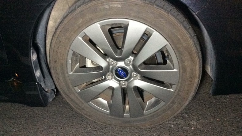 タイヤホイール前