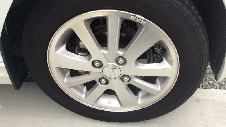 タイヤホイール前